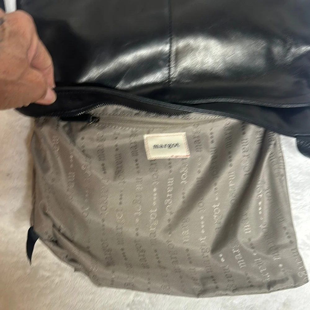 Margot Black Messenger Bag Sleek Design